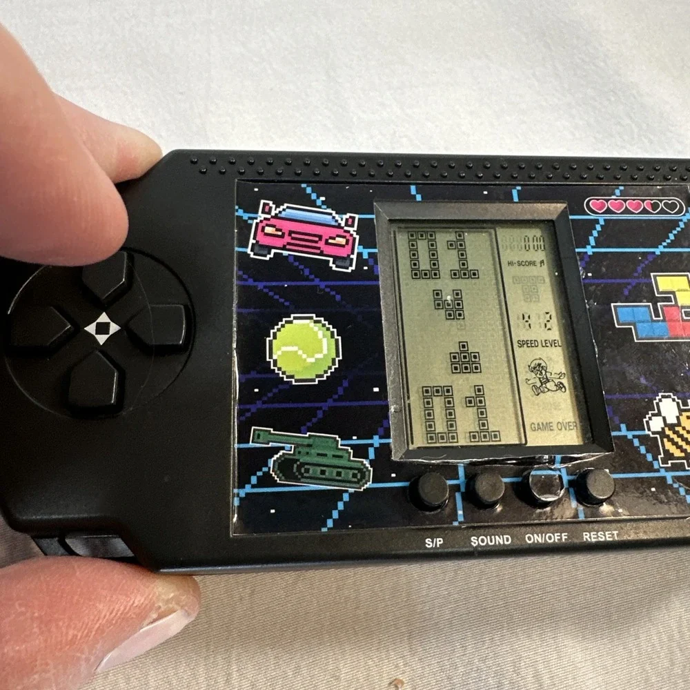 Retro Brick Game 21 in 1 Handheld LCD GAME Vtg Tested (2 AAA batteries NOT inc)